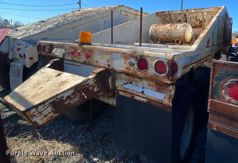 image for item IG9695 1992 Ranch Manufacturing Co  bottom dump trailer