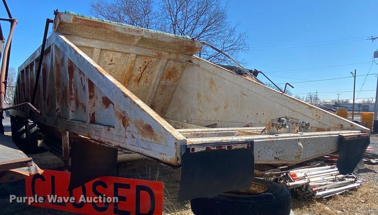 image for item IG9695 1992 Ranch Manufacturing Co  bottom dump trailer