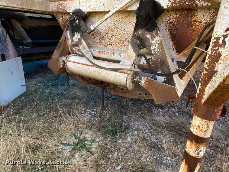 image for item IG9695 1992 Ranch Manufacturing Co  bottom dump trailer