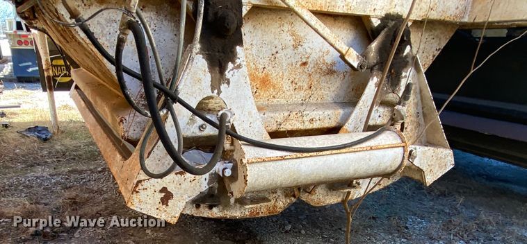 image for item IG9695 1992 Ranch Manufacturing Co  bottom dump trailer