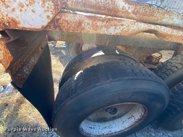 image for item IG9695 1992 Ranch Manufacturing Co  bottom dump trailer