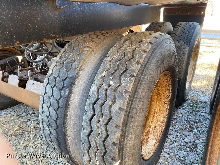 image for item IG9696 1994 Trail King  bottom dump trailer