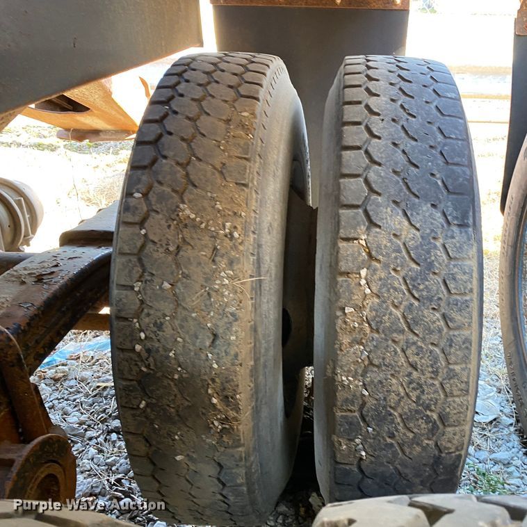 image for item IG9696 1994 Trail King  bottom dump trailer