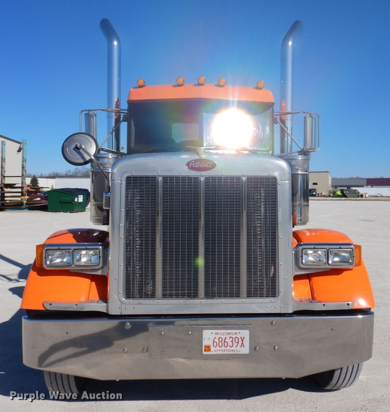 image for item IM9865 2005 Peterbilt 379  semi truck