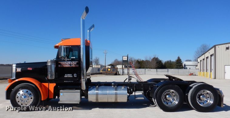 image for item IM9865 2005 Peterbilt 379  semi truck