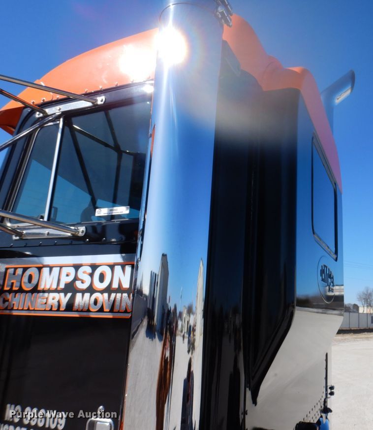 image for item IM9865 2005 Peterbilt 379  semi truck