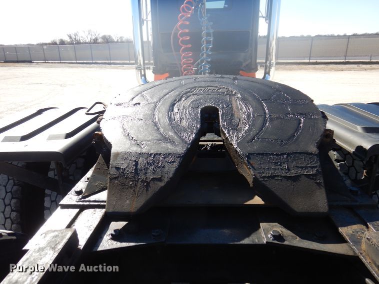 image for item IM9865 2005 Peterbilt 379  semi truck