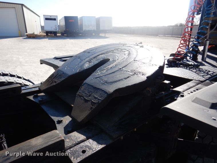 image for item IM9865 2005 Peterbilt 379  semi truck