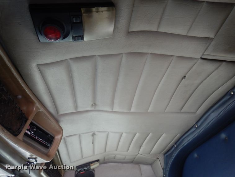 image for item IM9865 2005 Peterbilt 379  semi truck