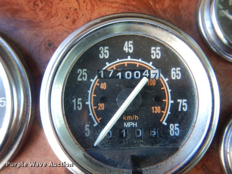 image for item IM9865 2005 Peterbilt 379  semi truck