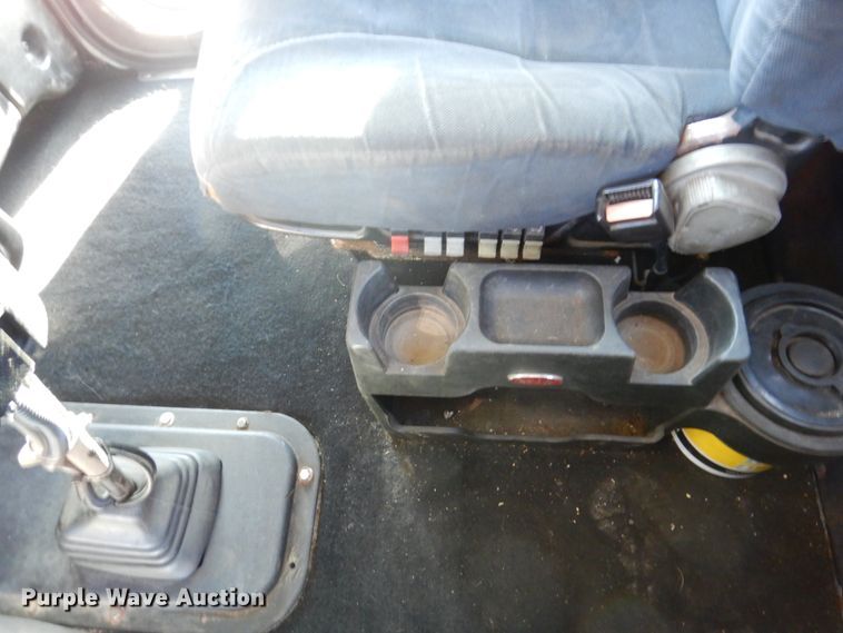 image for item IM9865 2005 Peterbilt 379  semi truck