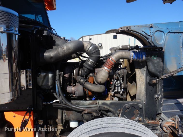 image for item IM9865 2005 Peterbilt 379  semi truck