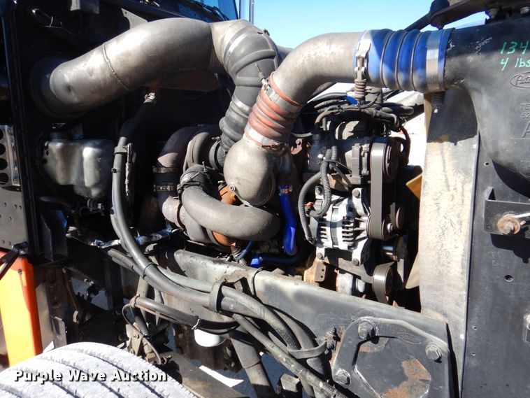 image for item IM9865 2005 Peterbilt 379  semi truck