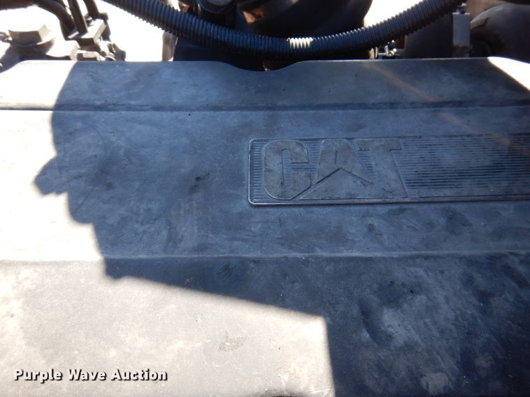 image for item IM9865 2005 Peterbilt 379  semi truck