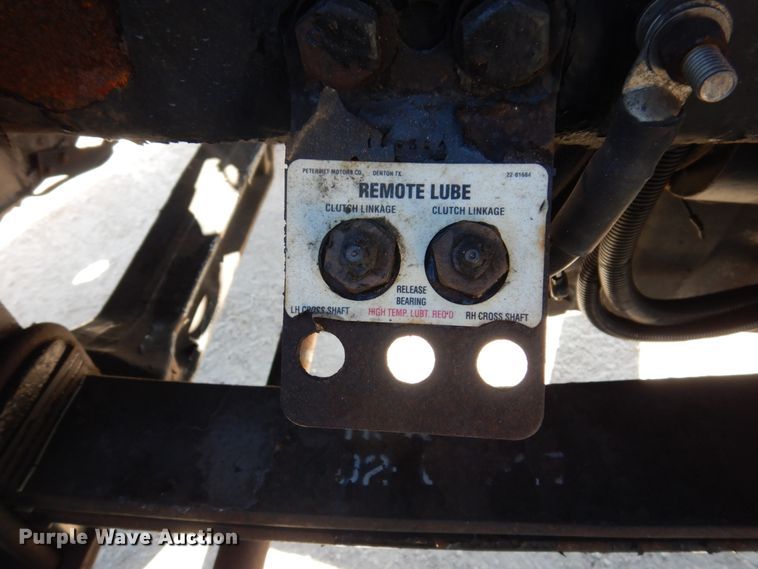 image for item IM9865 2005 Peterbilt 379  semi truck