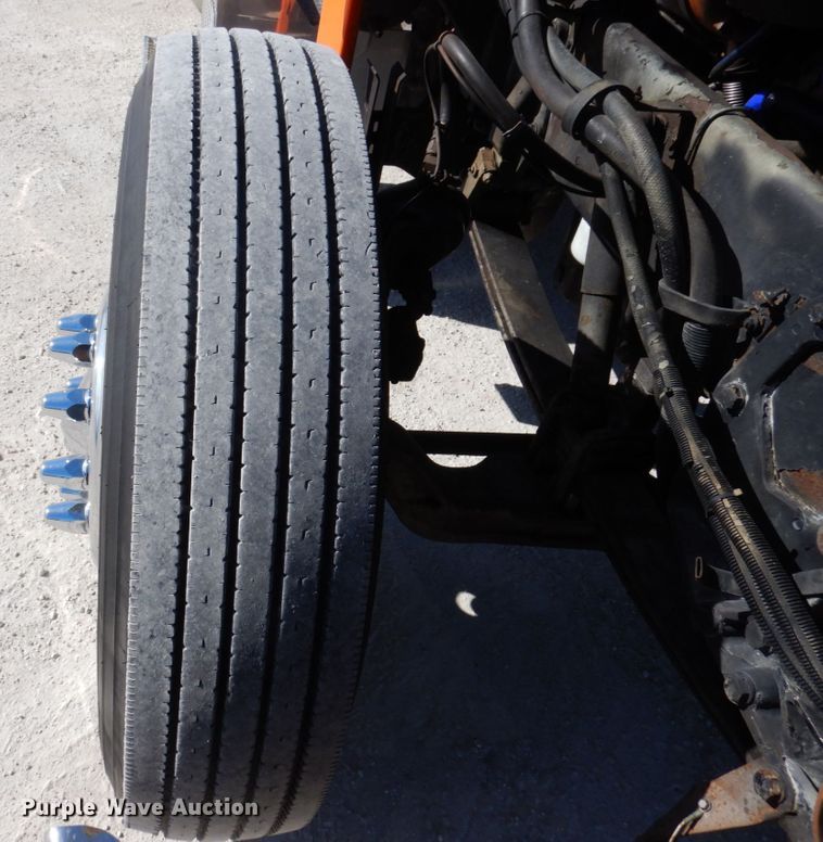 image for item IM9865 2005 Peterbilt 379  semi truck