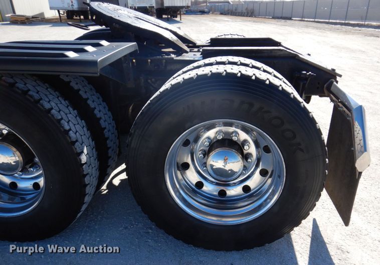 image for item IM9865 2005 Peterbilt 379  semi truck