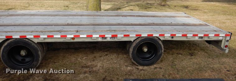 image for item IM9881 2004 Wilson  drop deck trailer