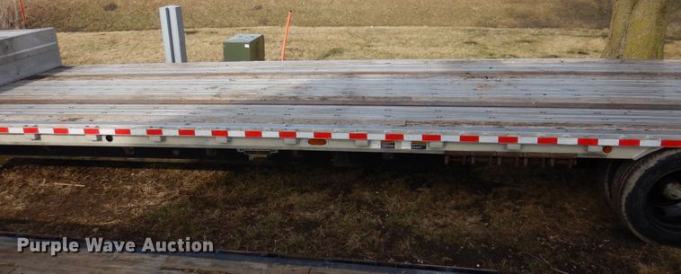 image for item IM9881 2004 Wilson  drop deck trailer