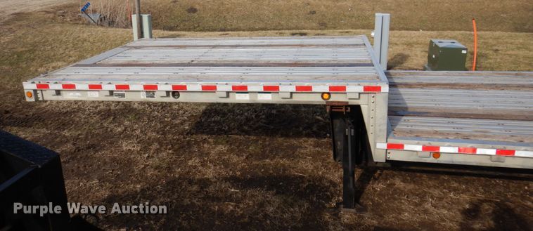 image for item IM9881 2004 Wilson  drop deck trailer