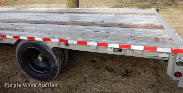 image for item IM9881 2004 Wilson  drop deck trailer