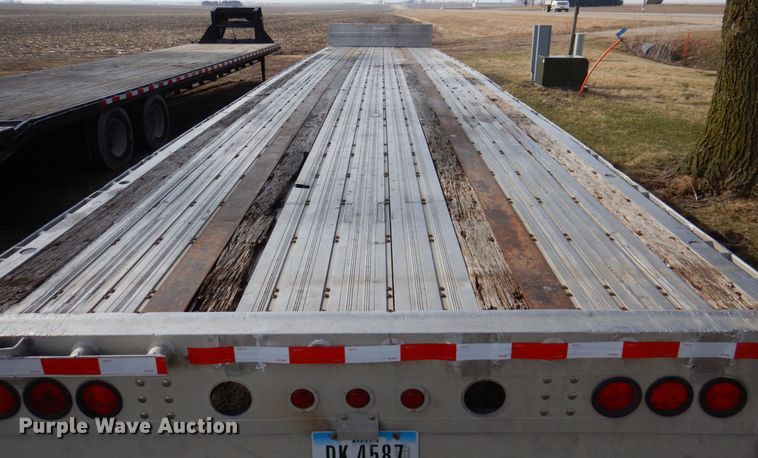 image for item IM9881 2004 Wilson  drop deck trailer