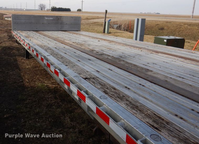 image for item IM9881 2004 Wilson  drop deck trailer