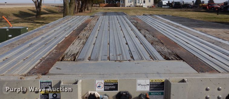 image for item IM9881 2004 Wilson  drop deck trailer