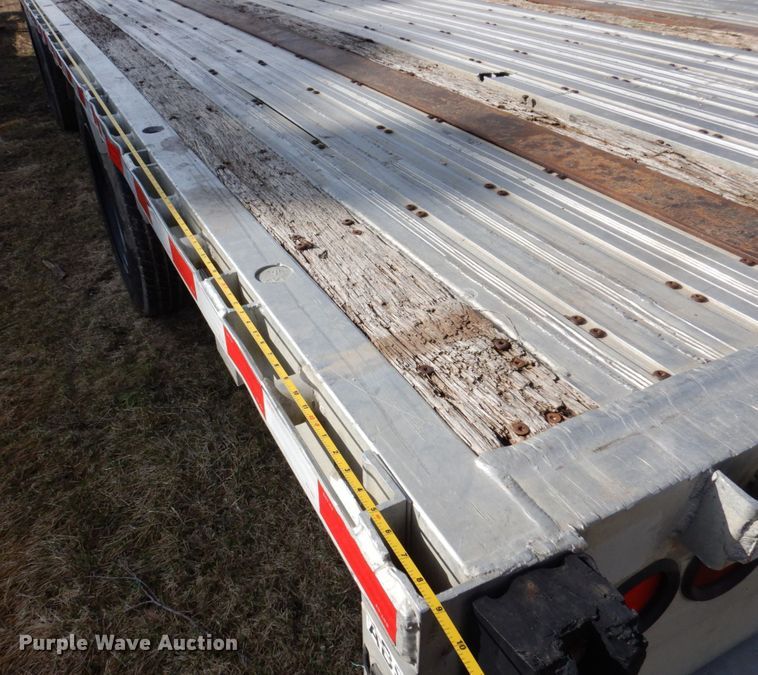 image for item IM9881 2004 Wilson  drop deck trailer