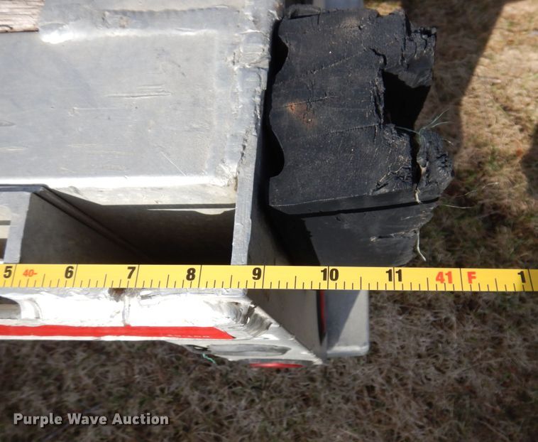 image for item IM9881 2004 Wilson  drop deck trailer