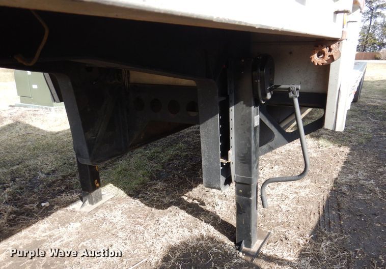 image for item IM9881 2004 Wilson  drop deck trailer