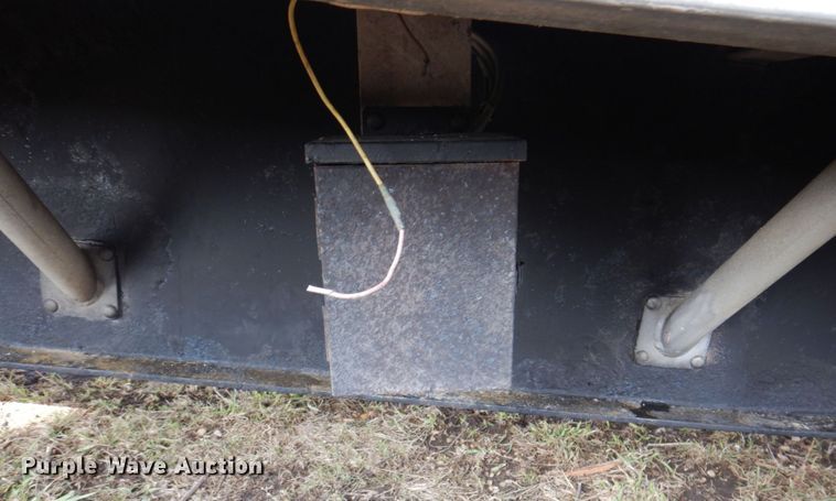 image for item IM9881 2004 Wilson  drop deck trailer