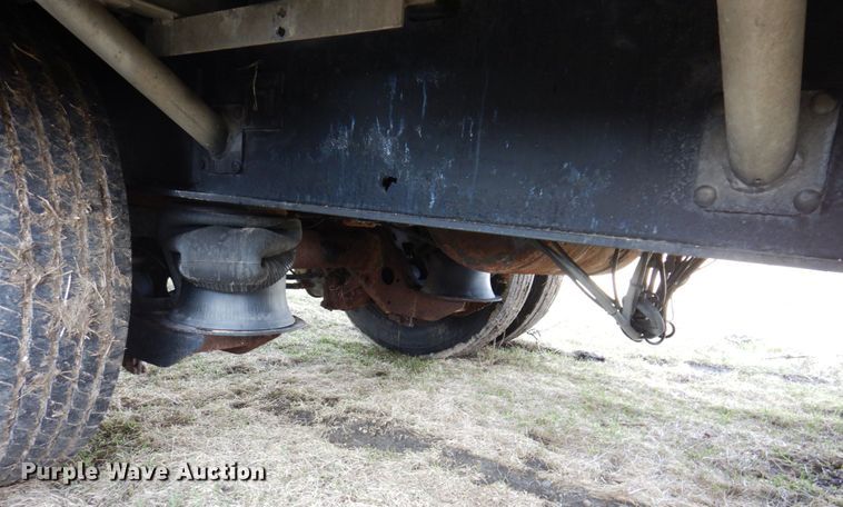 image for item IM9881 2004 Wilson  drop deck trailer