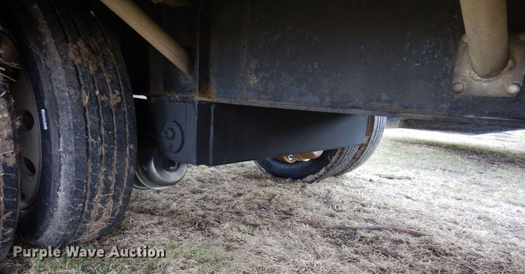 image for item IM9881 2004 Wilson  drop deck trailer