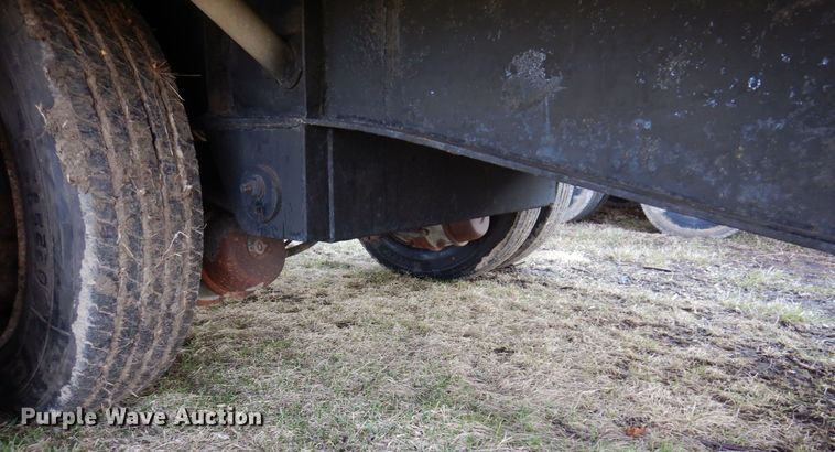 image for item IM9881 2004 Wilson  drop deck trailer