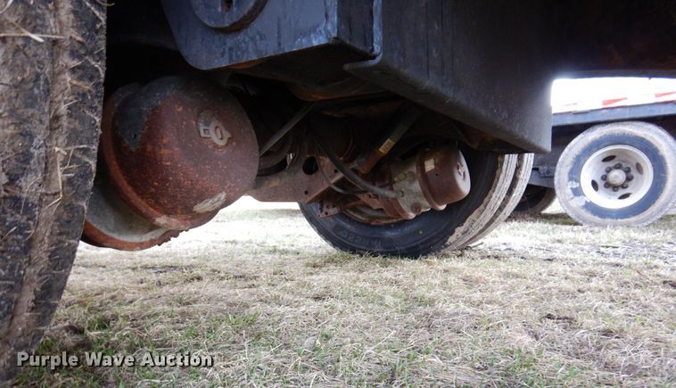 image for item IM9881 2004 Wilson  drop deck trailer