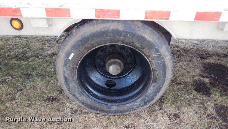 image for item IM9881 2004 Wilson  drop deck trailer