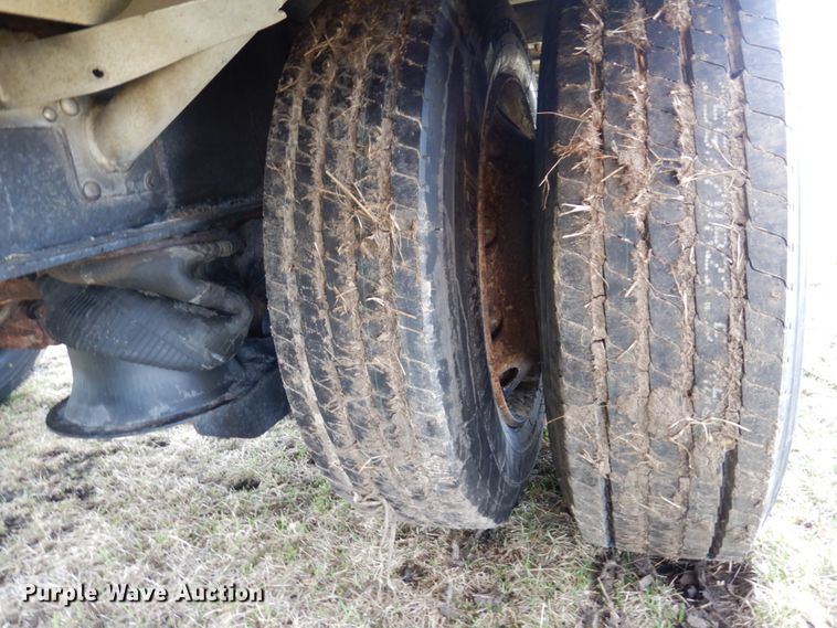 image for item IM9881 2004 Wilson  drop deck trailer