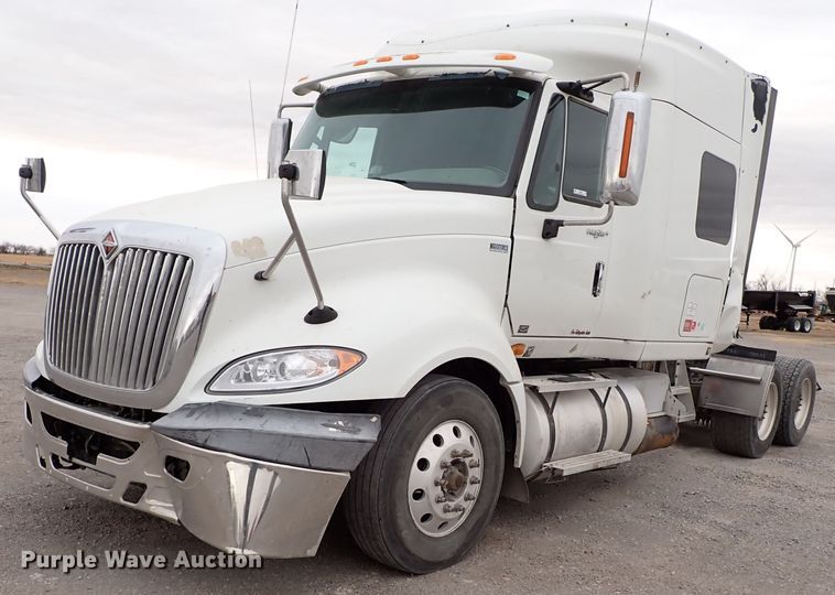 image for item IS9398 2012 International ProStar  semi truck
