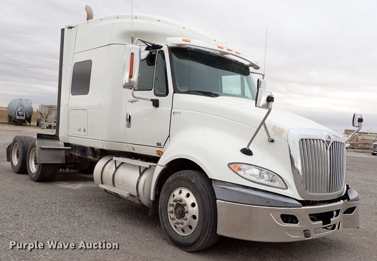 image for item IS9398 2012 International ProStar  semi truck