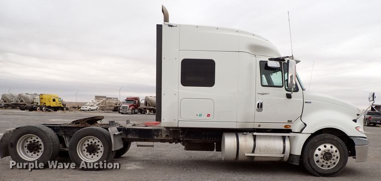 image for item IS9398 2012 International ProStar  semi truck