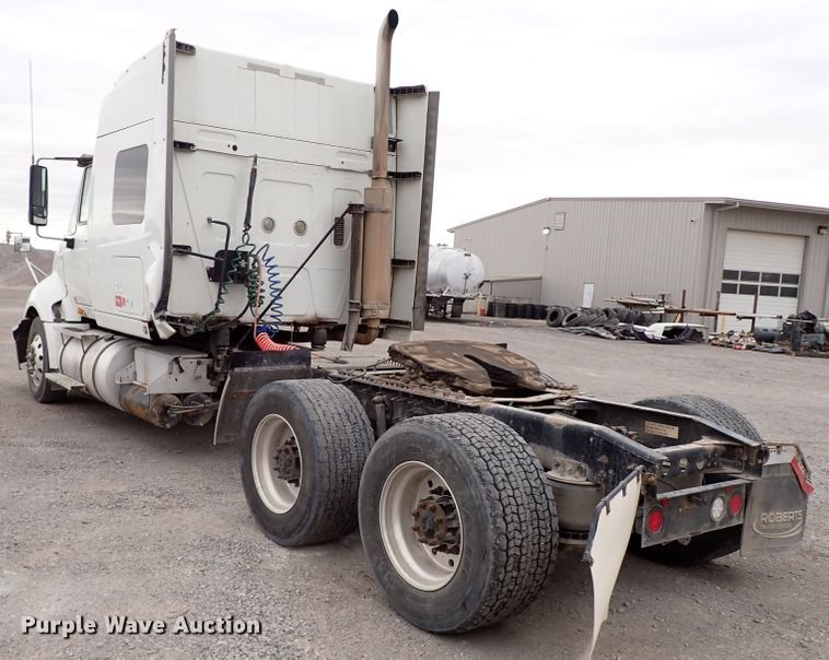image for item IS9398 2012 International ProStar  semi truck
