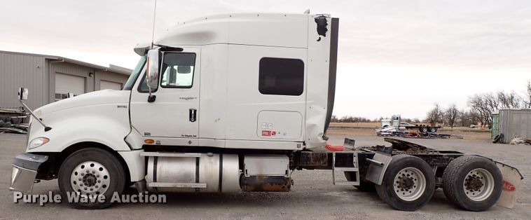 image for item IS9398 2012 International ProStar  semi truck