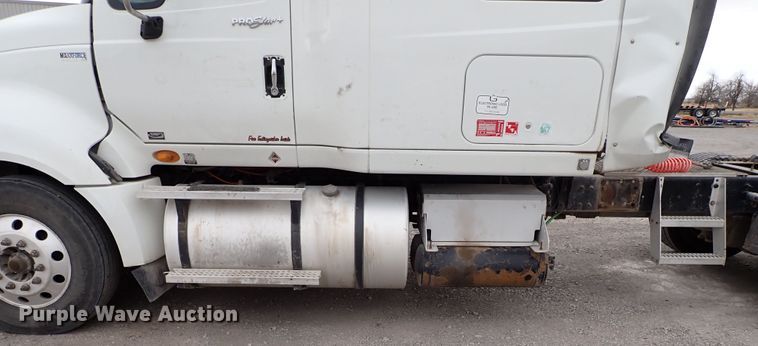 image for item IS9398 2012 International ProStar  semi truck
