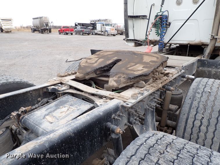 image for item IS9398 2012 International ProStar  semi truck