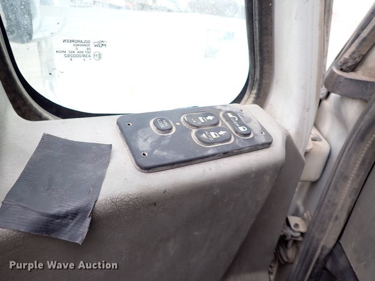 image for item IS9398 2012 International ProStar  semi truck