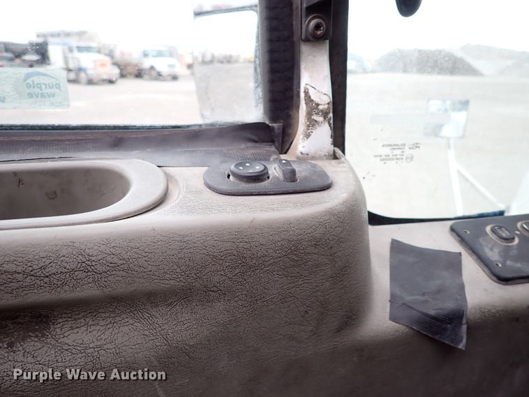 image for item IS9398 2012 International ProStar  semi truck