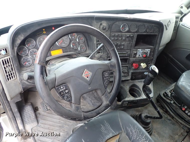 image for item IS9398 2012 International ProStar  semi truck