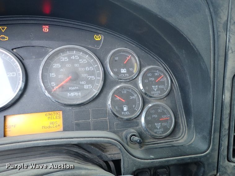 image for item IS9398 2012 International ProStar  semi truck