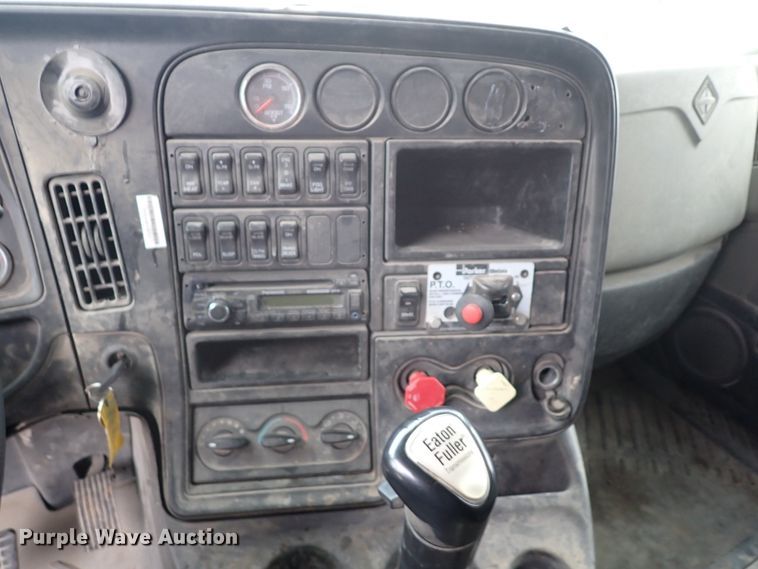 image for item IS9398 2012 International ProStar  semi truck